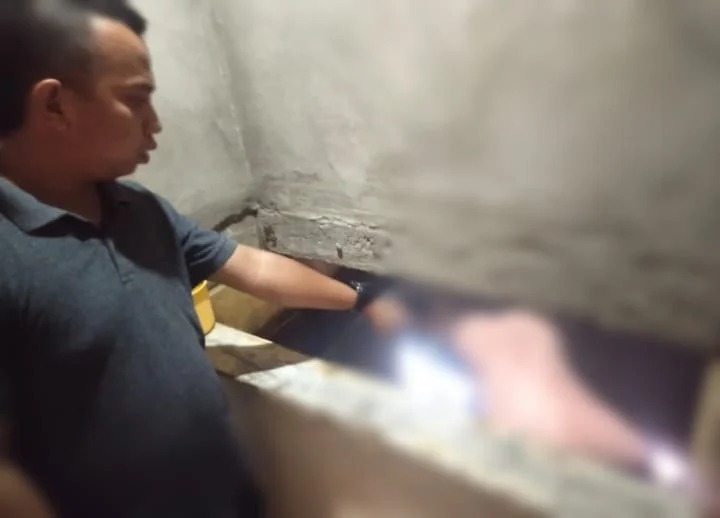 polisi selidiki penemuan mayat bugil dalam bak kamar mandi 61070