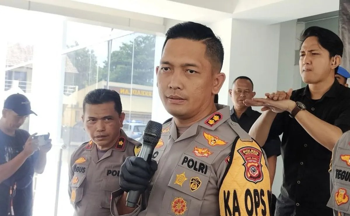 polisi selidiki pungli truk tambang di parungpanjang 74773