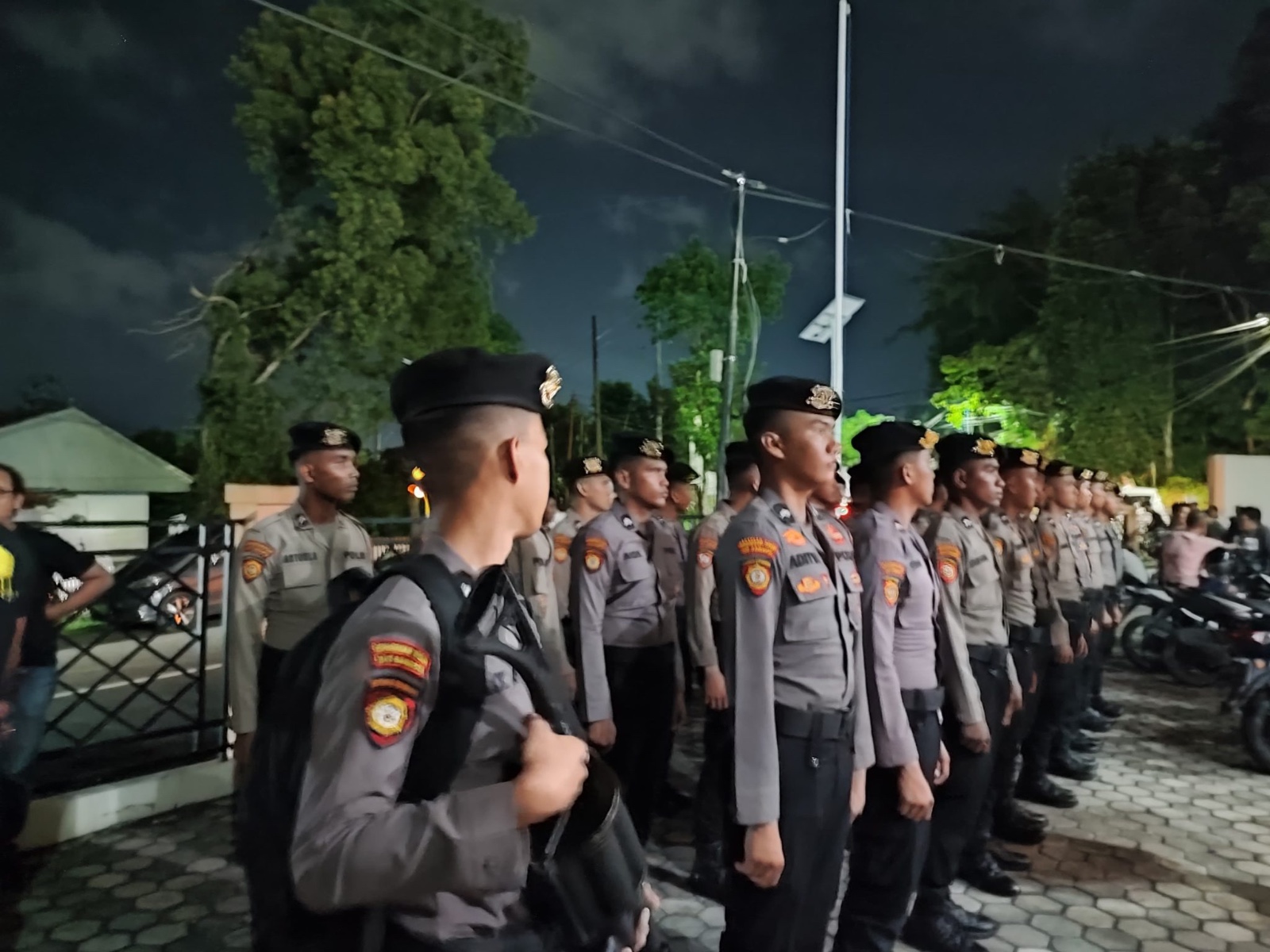 polisi sukses amankan rekapitulasi hasil psu di tarakan tengah 76539