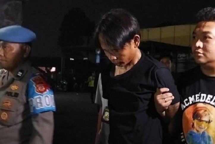 polisi tangkap pria pemukul pesepeda motor di cimahi 57093