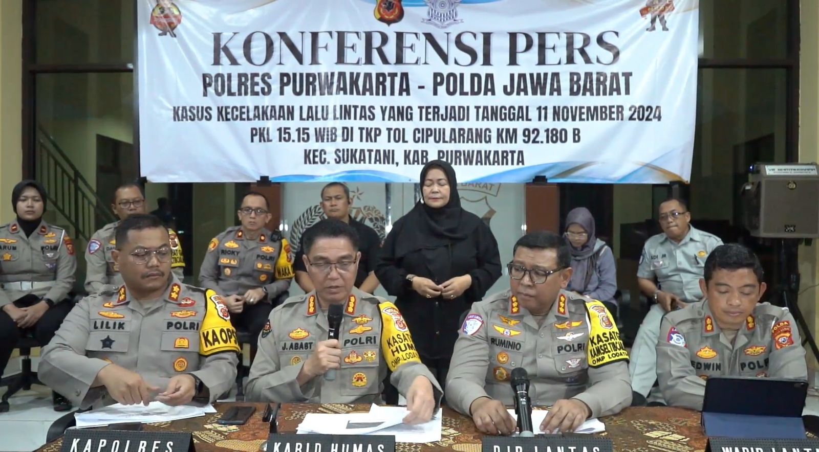 polisi tetapkan tersangka sopir truk penyebab kecelakaan tol cipularang 80965