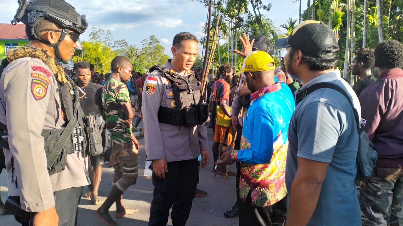polisi turun tangan tangani pertikaian antar suku di nabire 59221