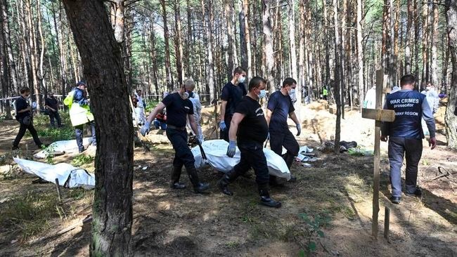 polisi ukraina temukan kuburan massal berisi 500 mayat 50474