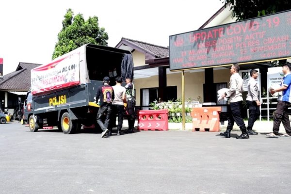 polres cimahi distribusikan bantuan sembako untuk korban gempa cianjur 51799