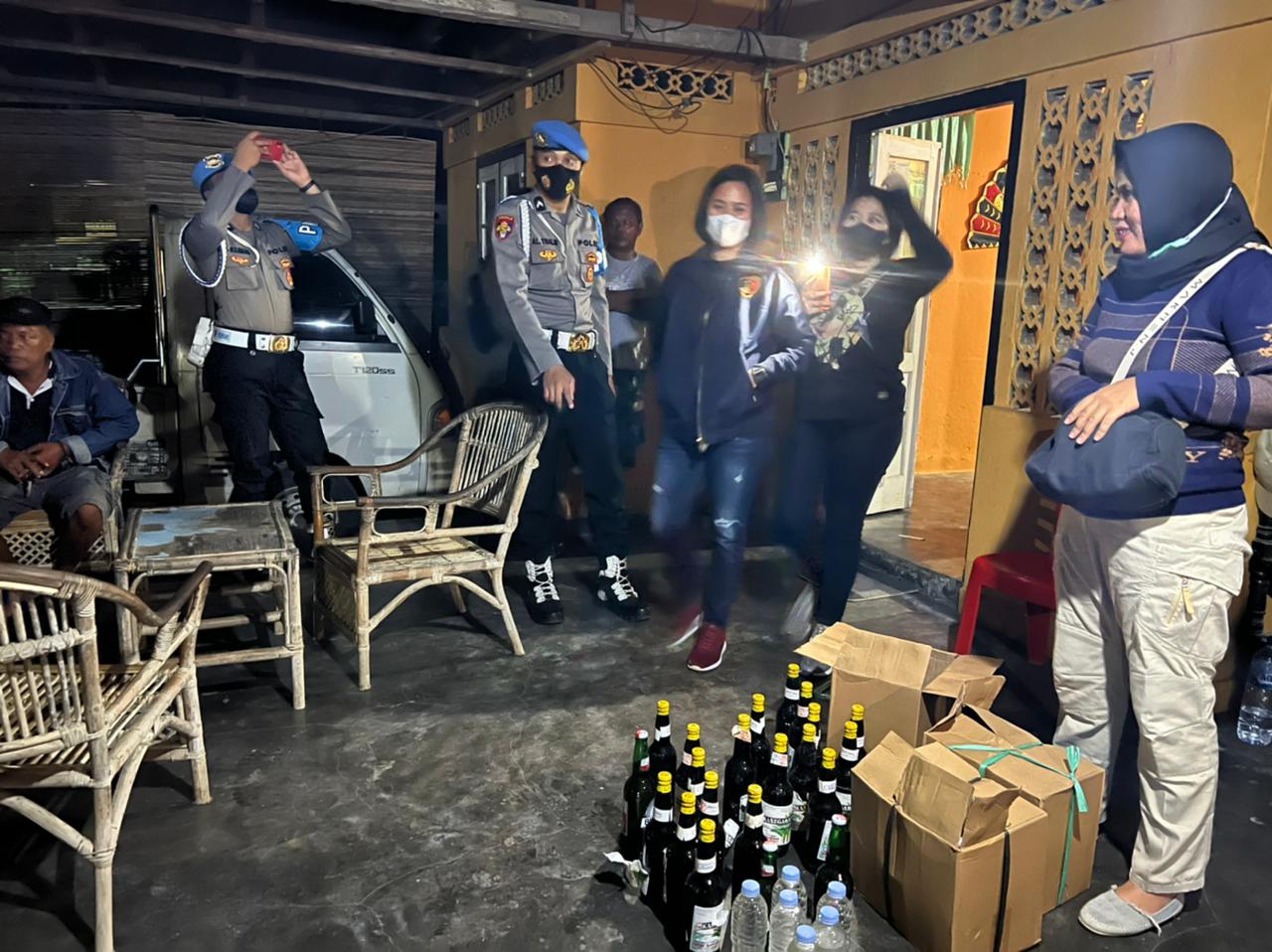 polres gorontalo kota menggerebek tempat perjudian dan minuman keras 51310
