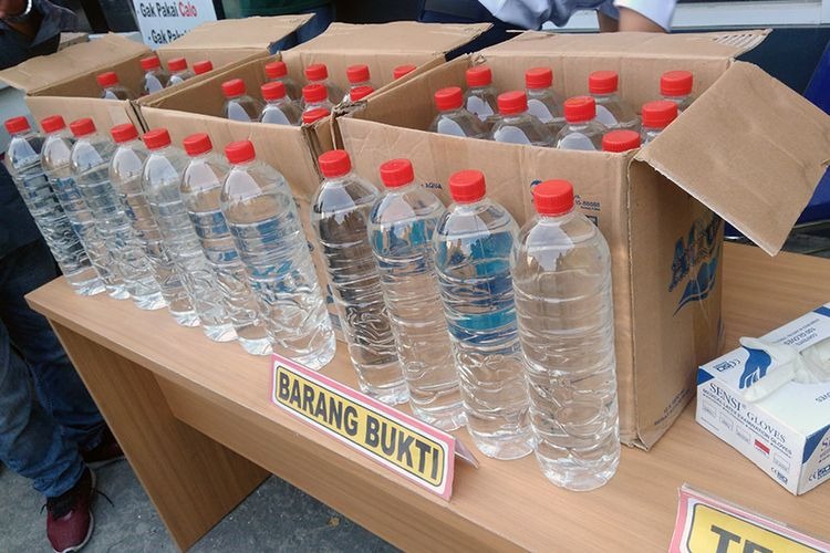 polres lamongan amankan 100 liter miras jenis arak di lamongan 53018