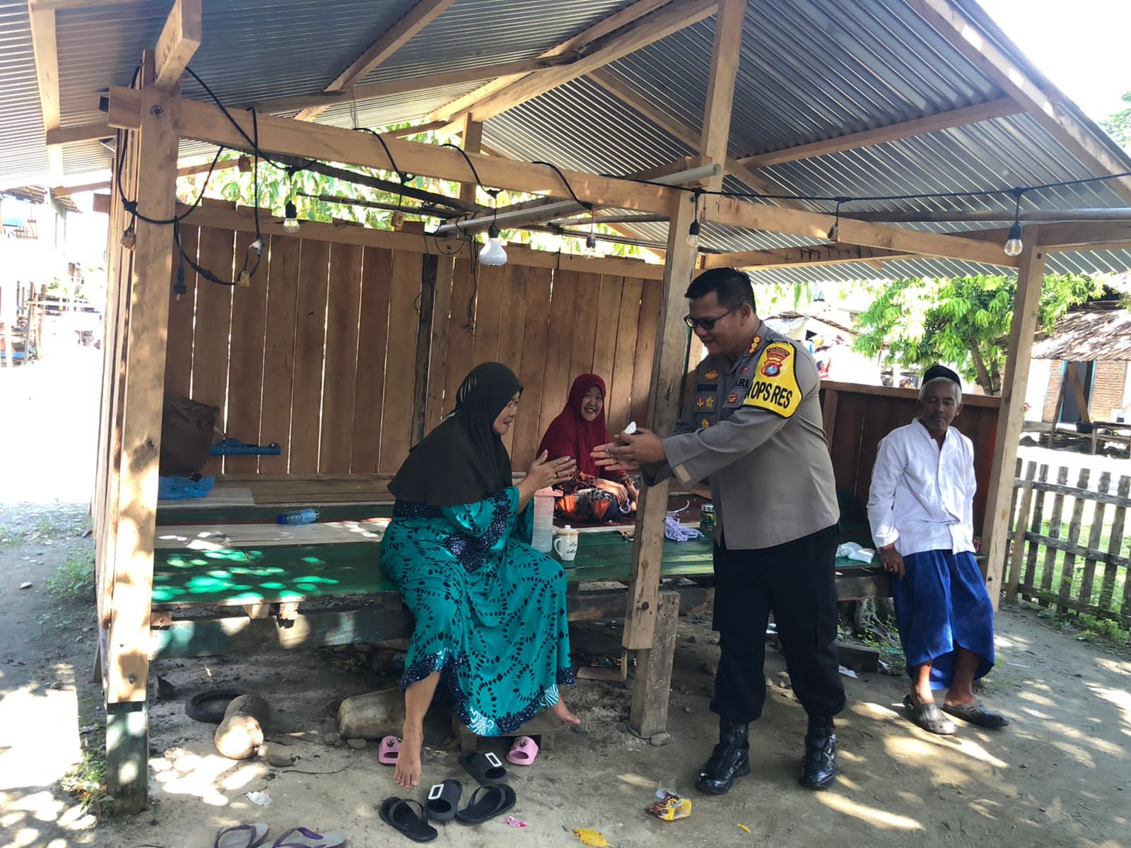 polres mamuju gelar jumat curhat dan silaturahmi dengan nelayan 57800