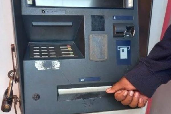 polres metro bekasi ringkus pelaku modus ganjal mesin dikunci di atm center bekasi 71188
