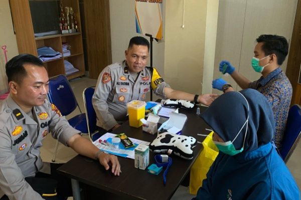 polres muratara gelar pemeriksaan kesehatan berkala ke seluruh personel 71069