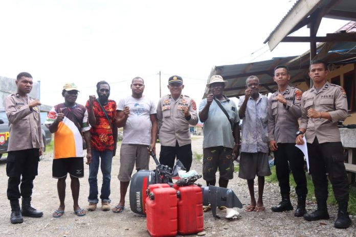 polres nduga serahkan bantuan mesin kapal bagi warga kampung krepkuri 50764