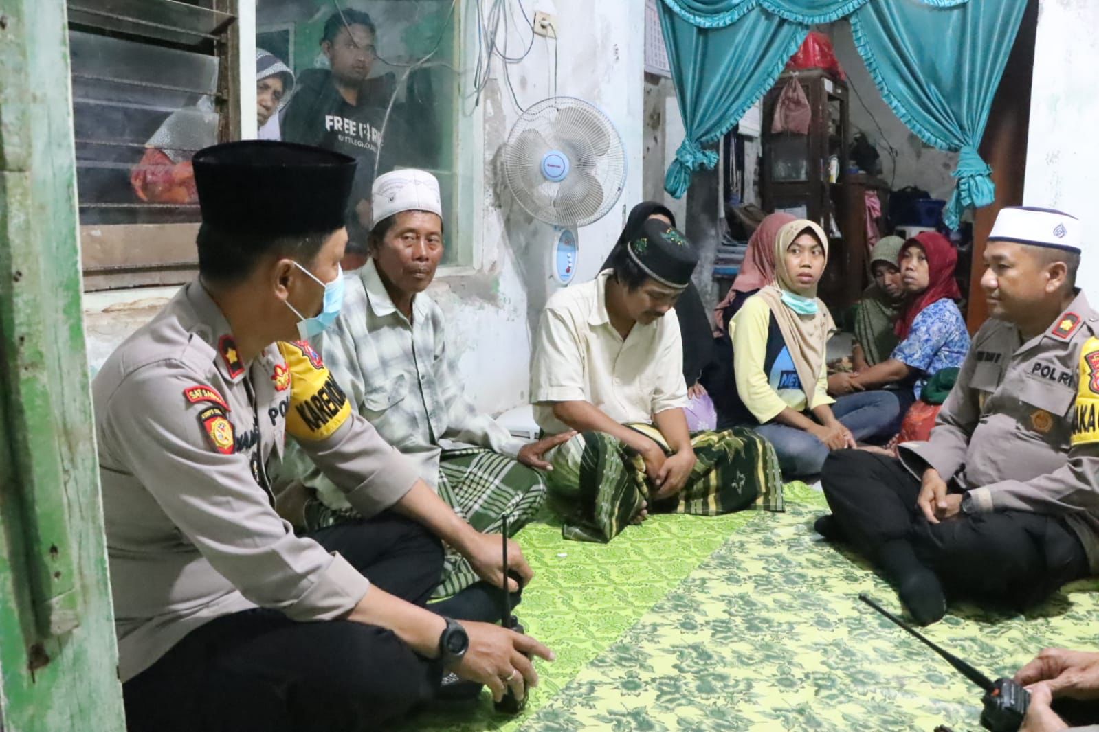 polres pasuruan kota berikan santunan bagi keluarga korban tragedi kanjuruhan 50369
