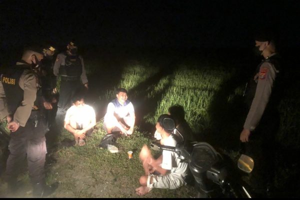 polres pringsewu patroli malam dan berhasil mengamankan remaja sedang minum minuman keras 49269