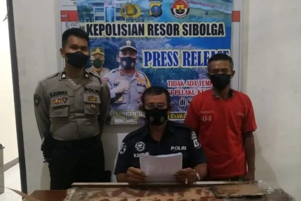 polres sibolga berhasil menangkap pelaku terbakarnya bukit tor simarbarimbing 49139 1