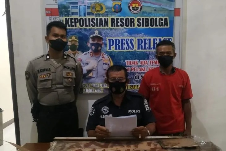 polres sibolga berhasil menangkap pelaku terbakarnya bukit tor simarbarimbing 49139 1