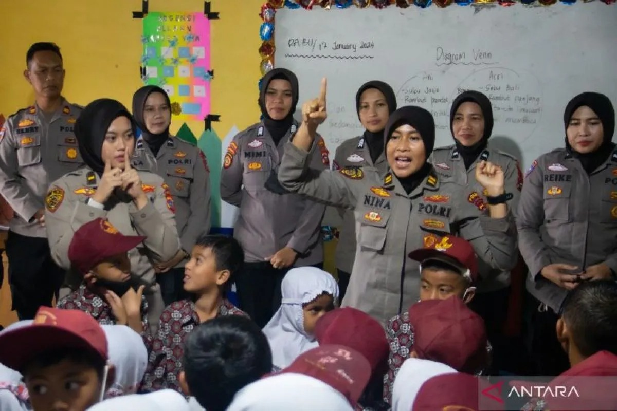 polresta bukittinggi lakukan trauma healing ke siswa terdampak erupsi marapi 69057