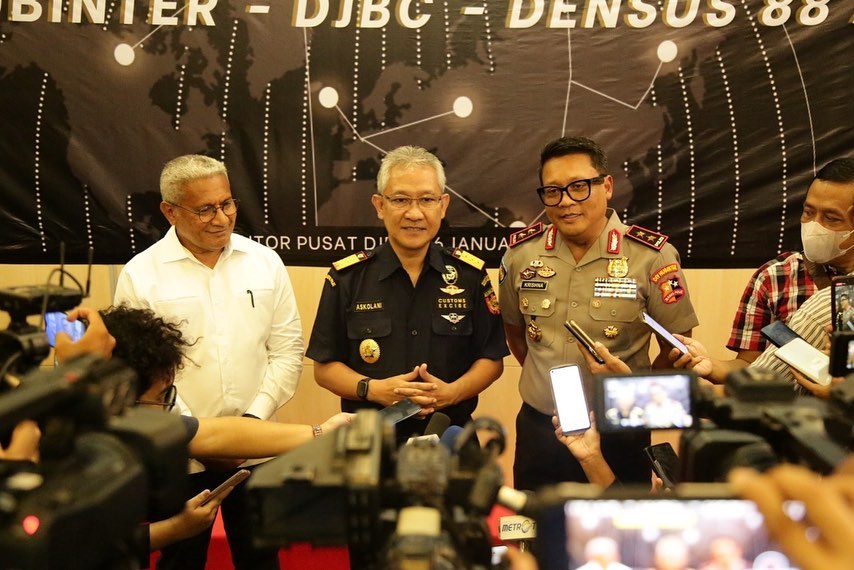 polri bea cukai jalin kerja sama jaringan interpol i 24 7 untuk awasi lalu lintas kejahatan transnasional 53771