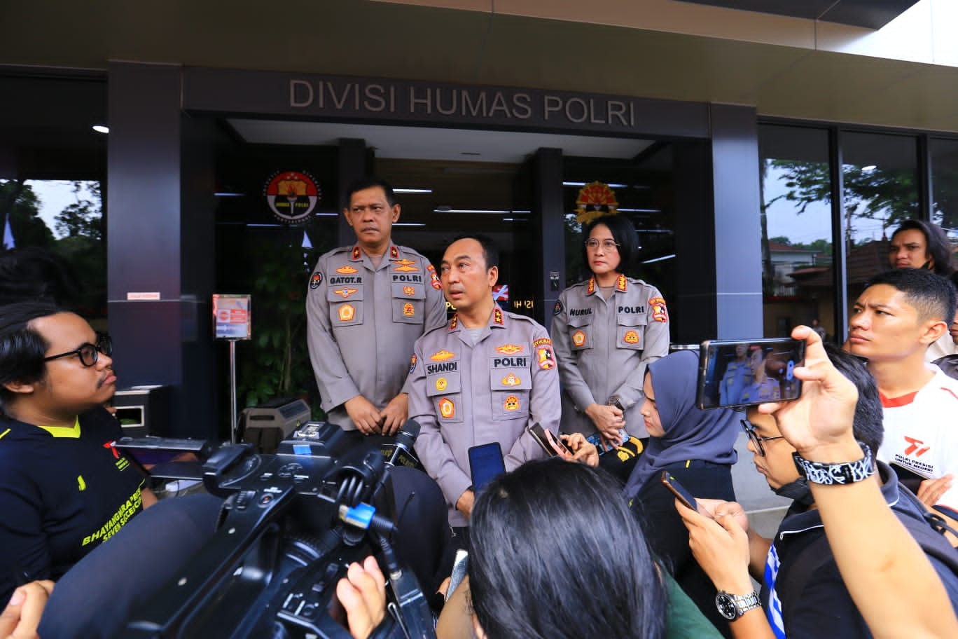 polri bentuk timsus dan gandeng ppatk usut transaksi mencurigakan panji gumilang 60680