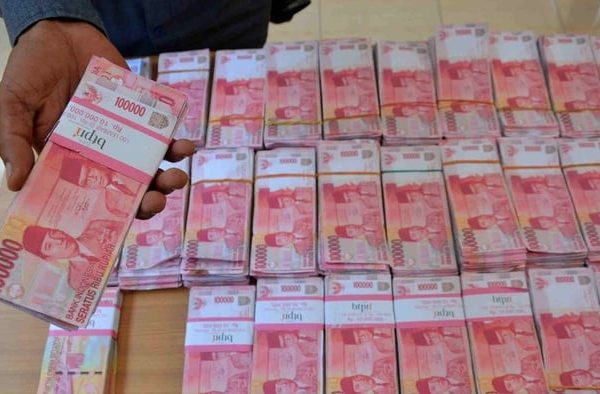 polri berhasil ungkap peredaran uang palsu di surabaya 55316