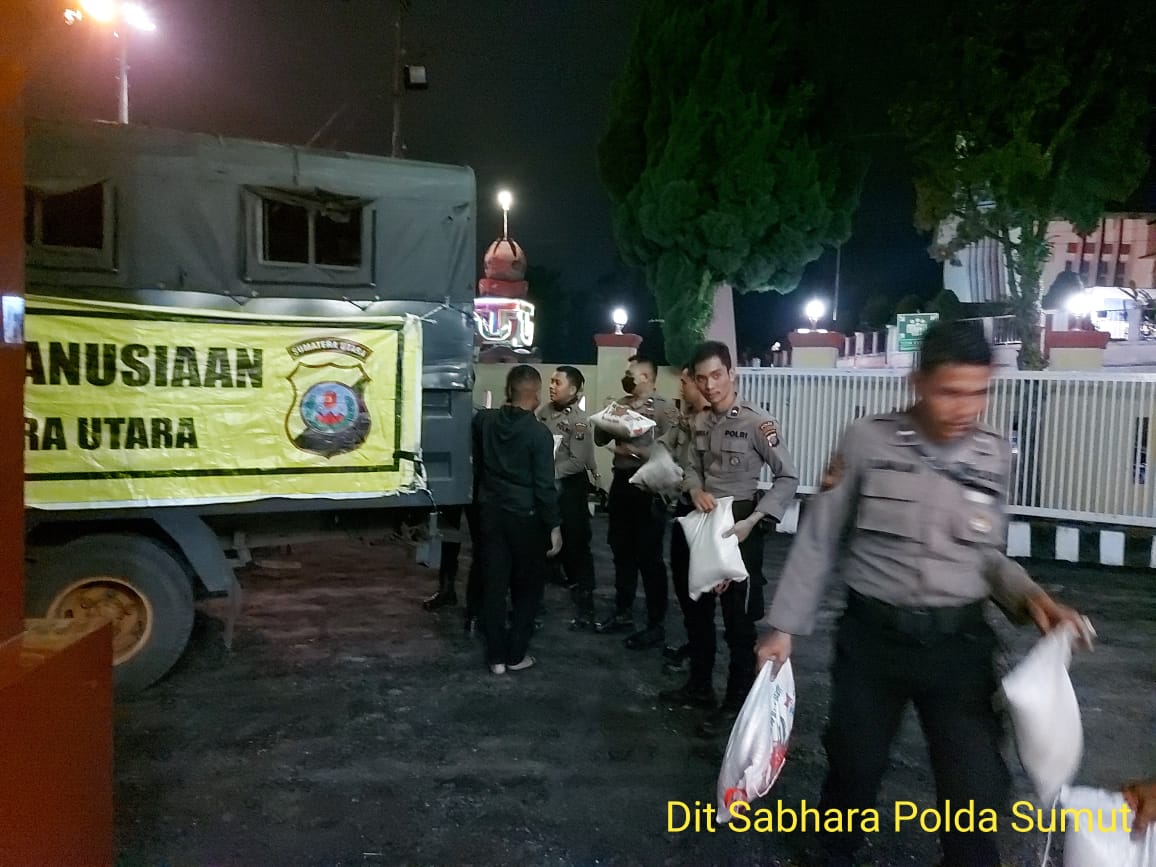 polri berikan bansos bantu korban gempa bumi di tarutung 50303
