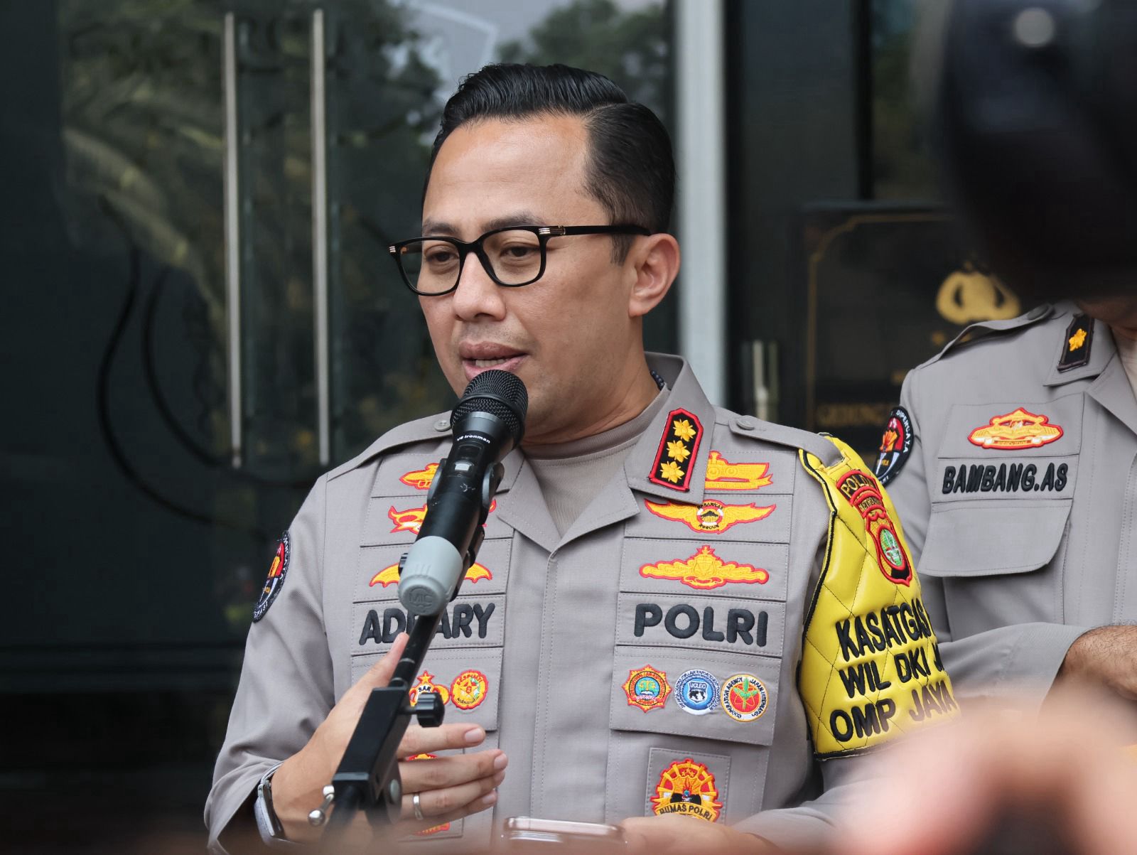 polri kerahkan 2 500 personel gabungan amankan pertandingan indonesia vs jepang 80906