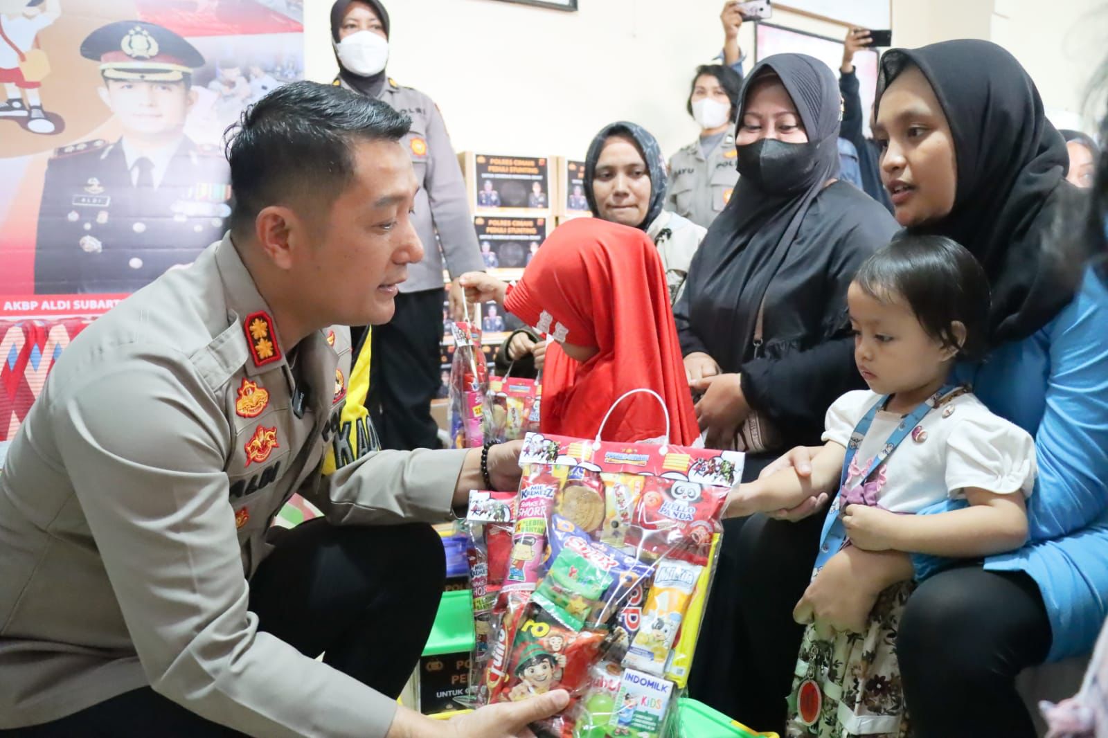 polri peduli stunting salurkan bantuan di jawa barat 54989