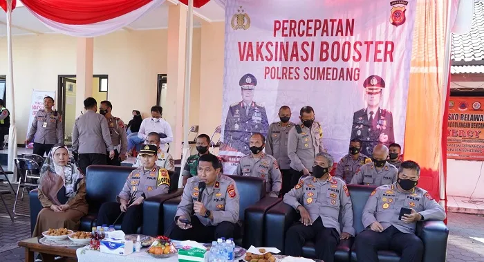 polri tinjau vaksinasi covid 19 di sumedang 48683