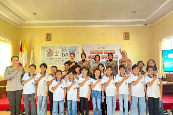 polwan polda maluku laksanakan sosialisasi tentang bahaya kasus bullying di sekolah kota ambon 70552