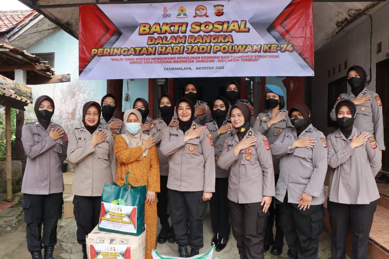 polwan polres tasikmalaya kota gelar bakti sosial dalam rangka menyambut hut polwan ke 74 49245