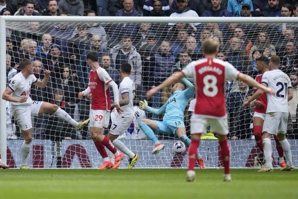 premier league arsenal taklukkan tottenham dengan skor 3 2 73209 1