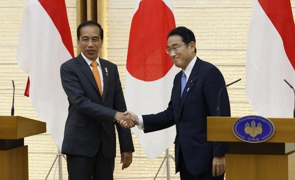presiden jokowi bertemu pm kishida jepang akan gabung latihan militer ri 48558