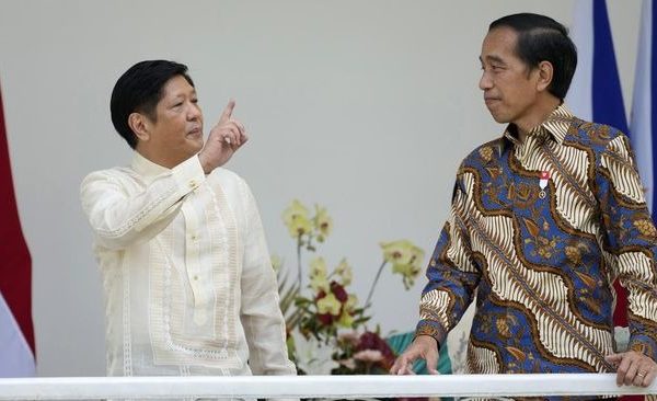 presiden jokowi harap filipina jadi langganan pesawat nc212i buatan ri 49483
