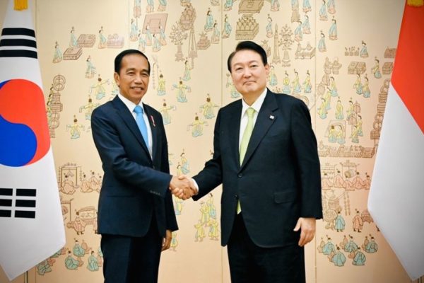 presiden jokowi temui presiden yoon di seoul korsel dukung presidensi g20 indonesia 48614
