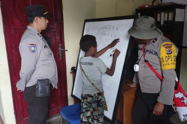 program si ipar binmas noken ops damai cartenz hadirkan keceriaan belajar bersama 48954