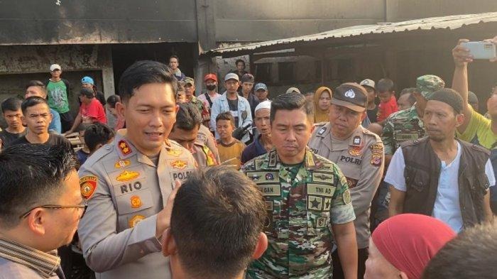 puslabfor polri selidiki kebakaran hebat pasar leuwiliang bogor 64186