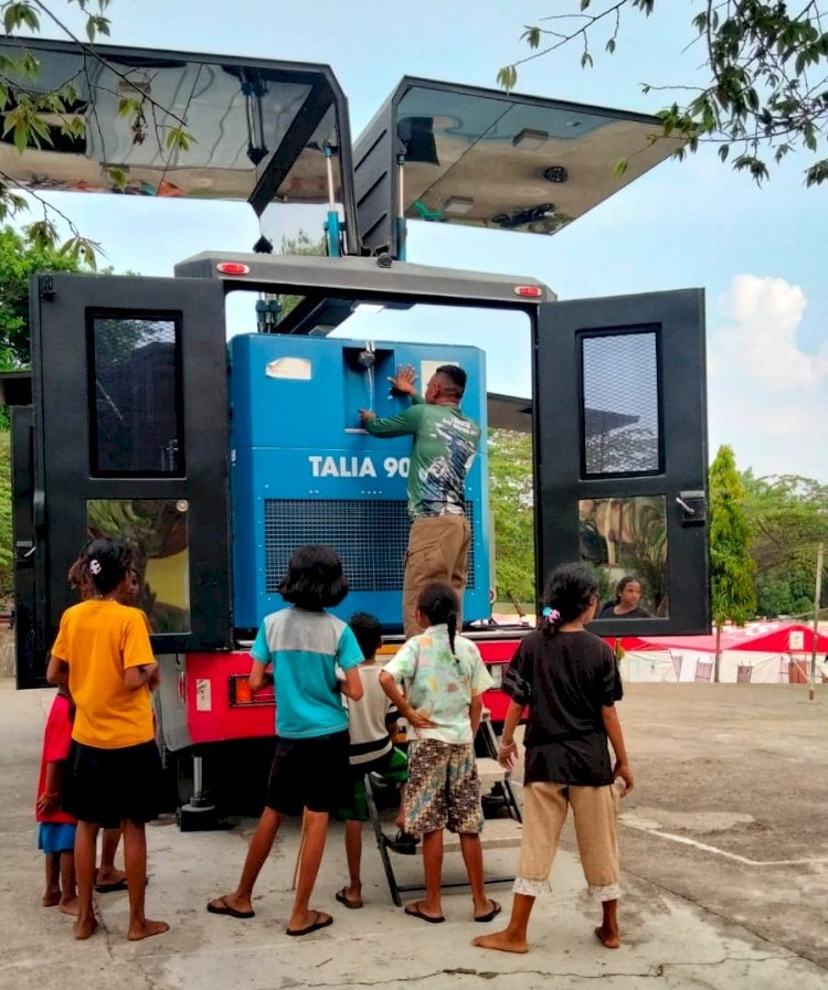 ransus brimob polda ntt menghadirkan ransus watergen untuk kebutuhan korban bencana erupsi gunung lewotobi 68665 1