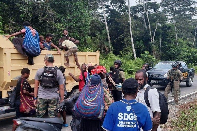 ratusan warga kenyam mengungsi karena kkb kembali berulah 58906