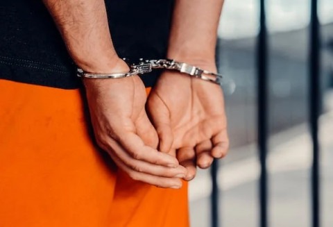 resmob polres sumba timur berhasil amankan tersangka kasus persetubuhan anak dibawah umur 72922