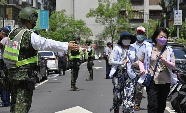 ri sebut wni masih aman usai china tembak rudal dekat taiwan 48765