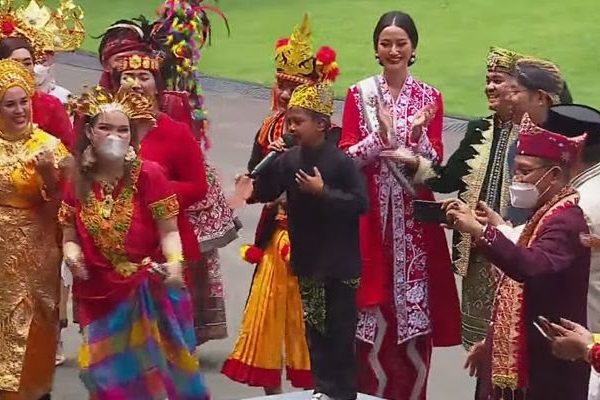 saat farel prayoga goyang hut ke 77 ri dengan campur sari 49017