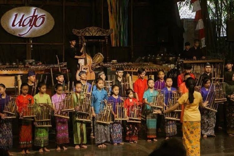 salut angklung warisan budaya indonesia yang dikenal dunia 52980