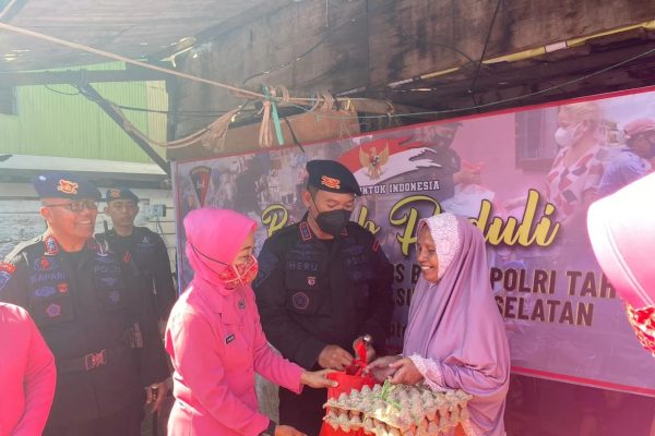 sambut hut korps brimob polri ke 77 polri gelar baksos 50767 1