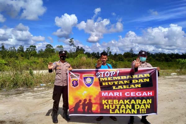 sat binmas polres sukamara melakukan sosialisasi pencegahan karhutla 49810