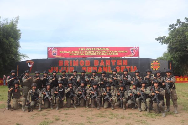satbrimob polda banten terbangkan 102 personel satgas amole ii bko polda papua 21077