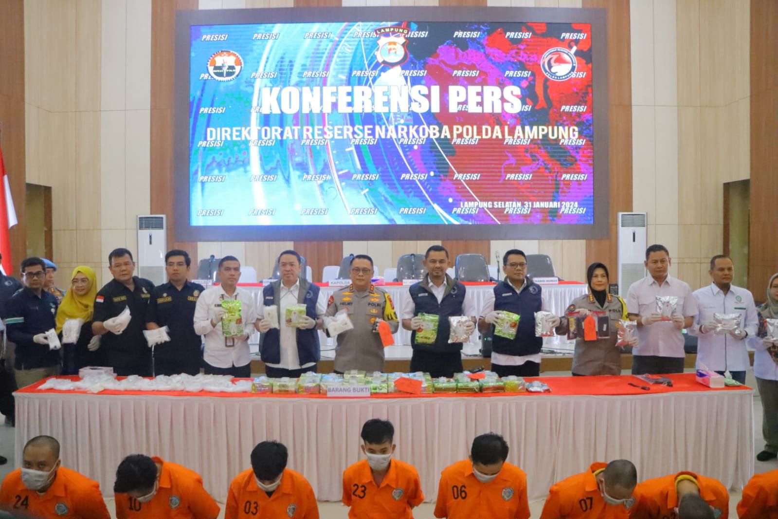 selama sebulan polda lampung bongkar peredaran gelap 3819 kg sabu 69605