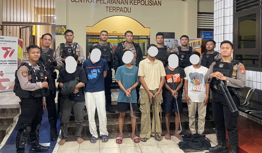 sempat kabur polisi berhasil amankan enam remaja membawa sajam usai tawuran di jaksel 64563