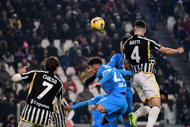 serie a juventus kalahkan juara bertahan napoli 1 0 67357