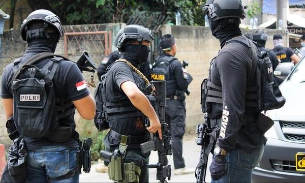special detachment 88 anti terror polri arrests one suspected terrorist in merauke 39094