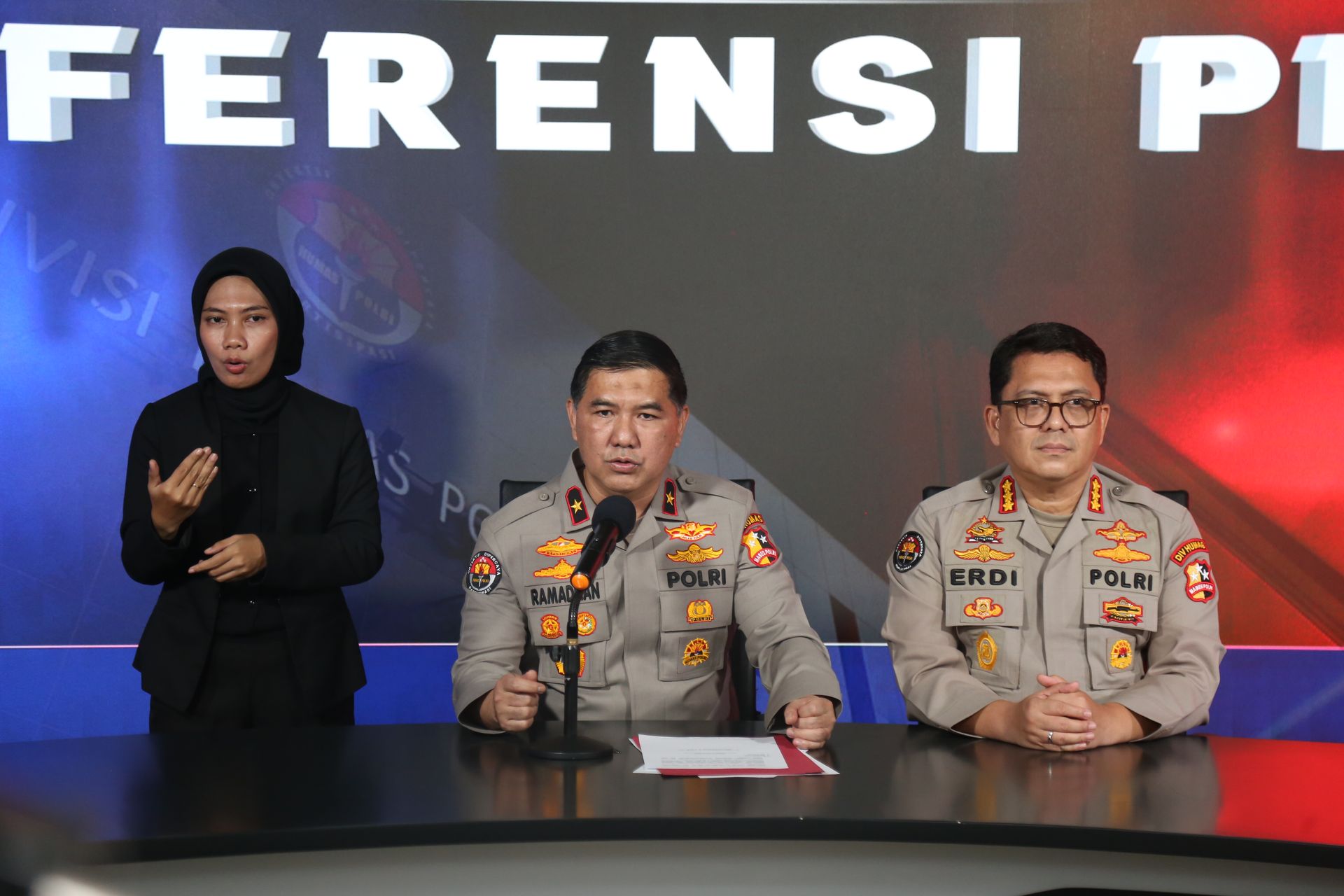 tim dvi terima 15 data antemortem keluarga korban kebakaran plumpang 55326