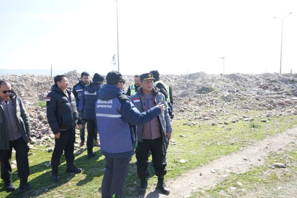 tim kemanusiaan polri gempa turki tiba langsung bergerak cari korban 54520