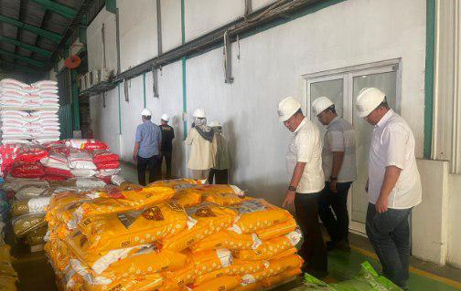 tim satgas pangan bareskrim polri pantau stok dan harga jagung di grobogan 76888